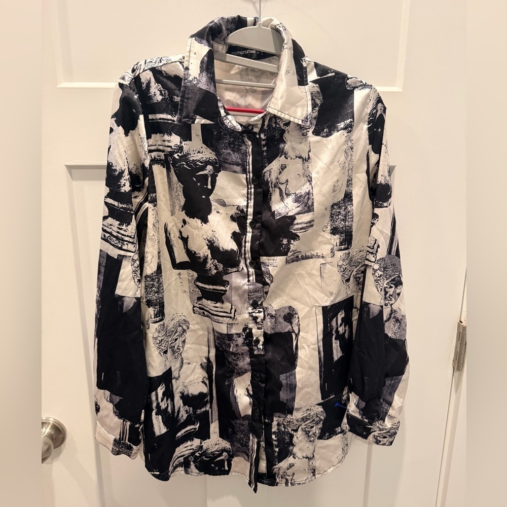 PrettyLittleThing Greek Statue Print Button Down Shirt Size 4